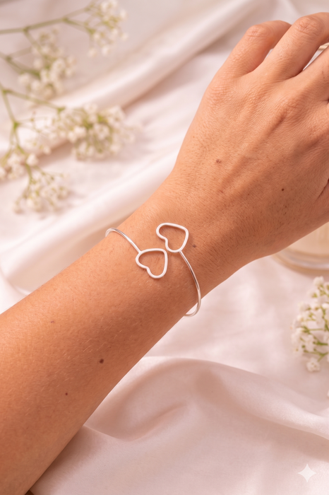 Bracelete Aberto Dois Corações Prata 925