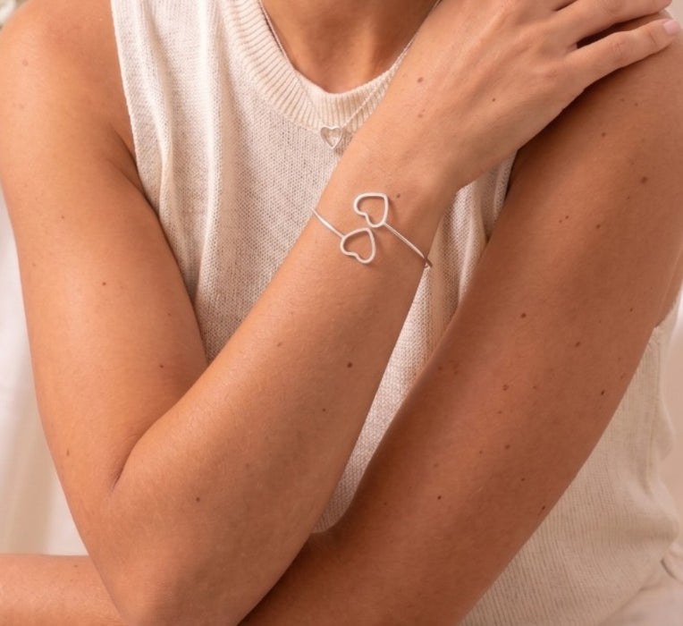 Bracelete Aberto Dois Corações Prata 925